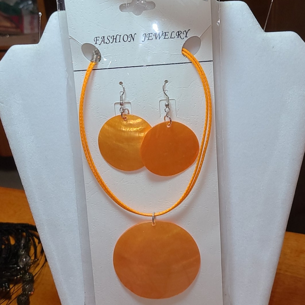 NEW Orange necklace w matching earrings Handmade